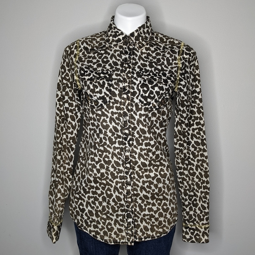 ✨3/$15 BKE brown white animal print distress faded button up S